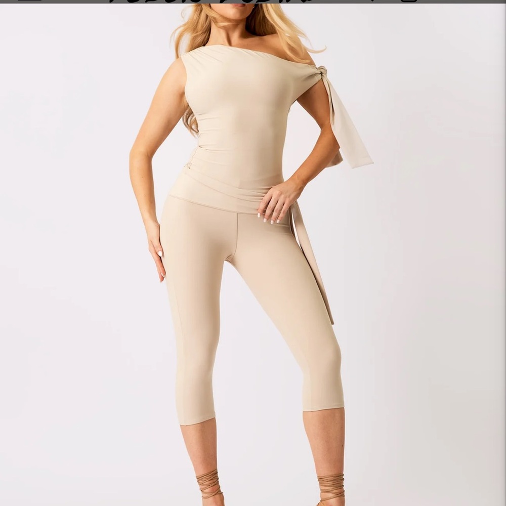 Public Desire capri set